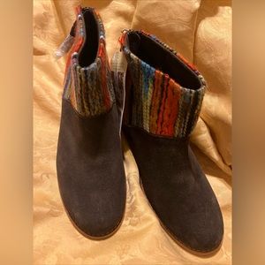 Toms “Leila” chocolate suede multi colorful cuff block heel ankle boot nwob